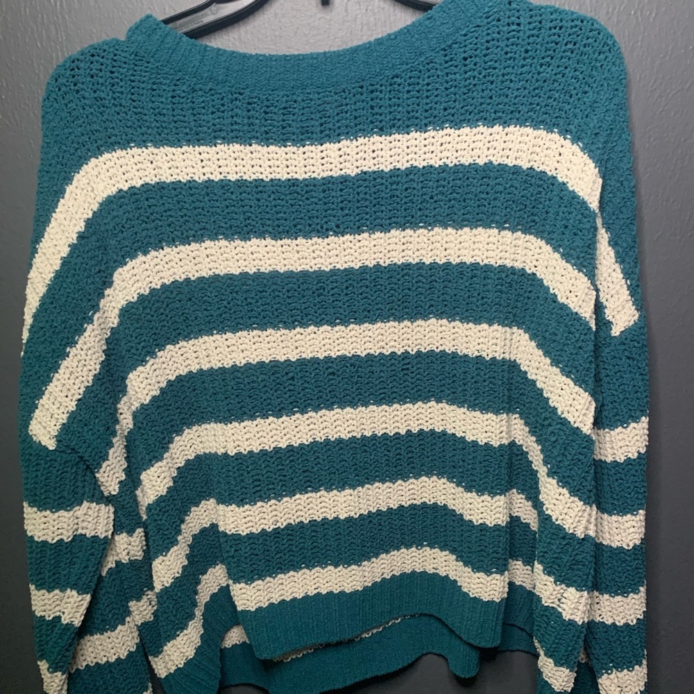 Essential, Size L, Blue and White